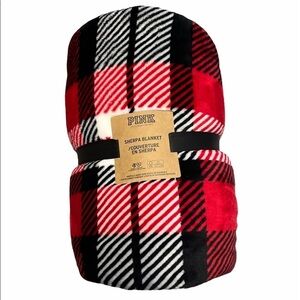 Victoria’s Secret Sherpa blanket, so cozy and soft, new